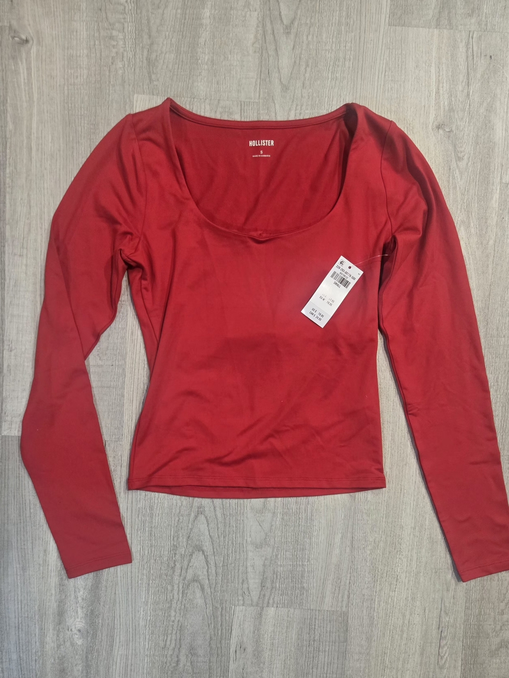 Hollister Scoop Neck Long Sleeve Top in Red, Size Small